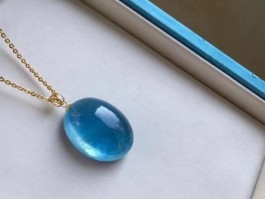海蓝宝石的价格(海蓝宝石的价格一克)