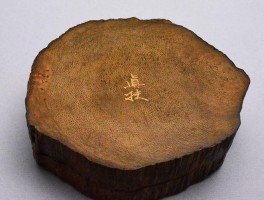 什么是沉香木质的画(什么是沉香木质的画眉鸟)